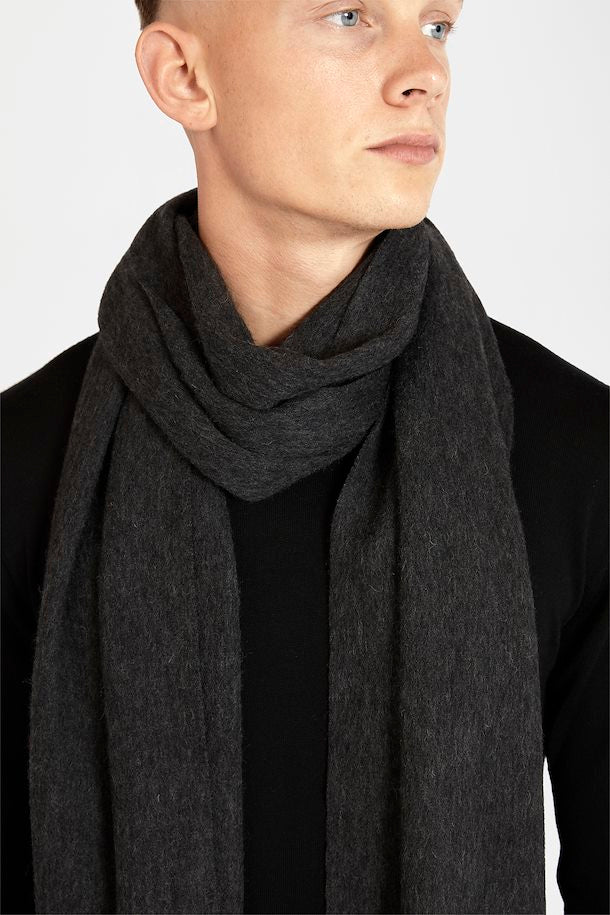 Matinique Dark Grey Merino Wool Scarf