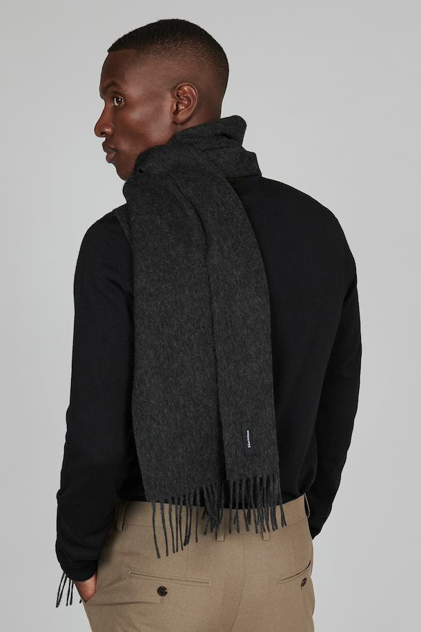 Matinique Dark Grey Merino Wool Scarf