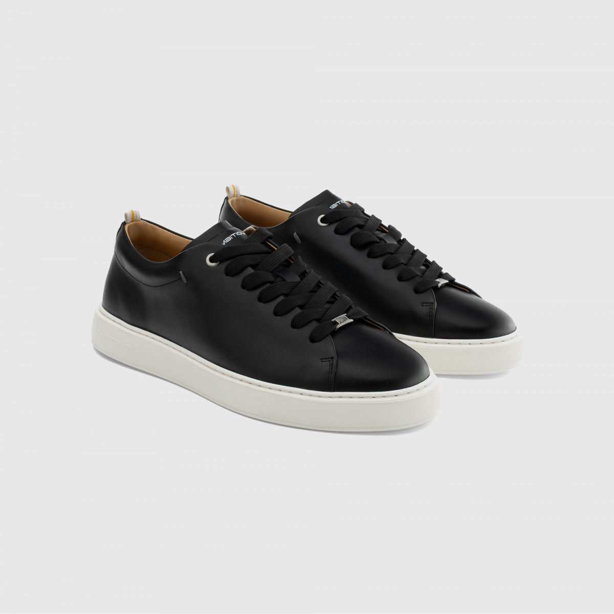Ambitious Smart Trainer in Black
